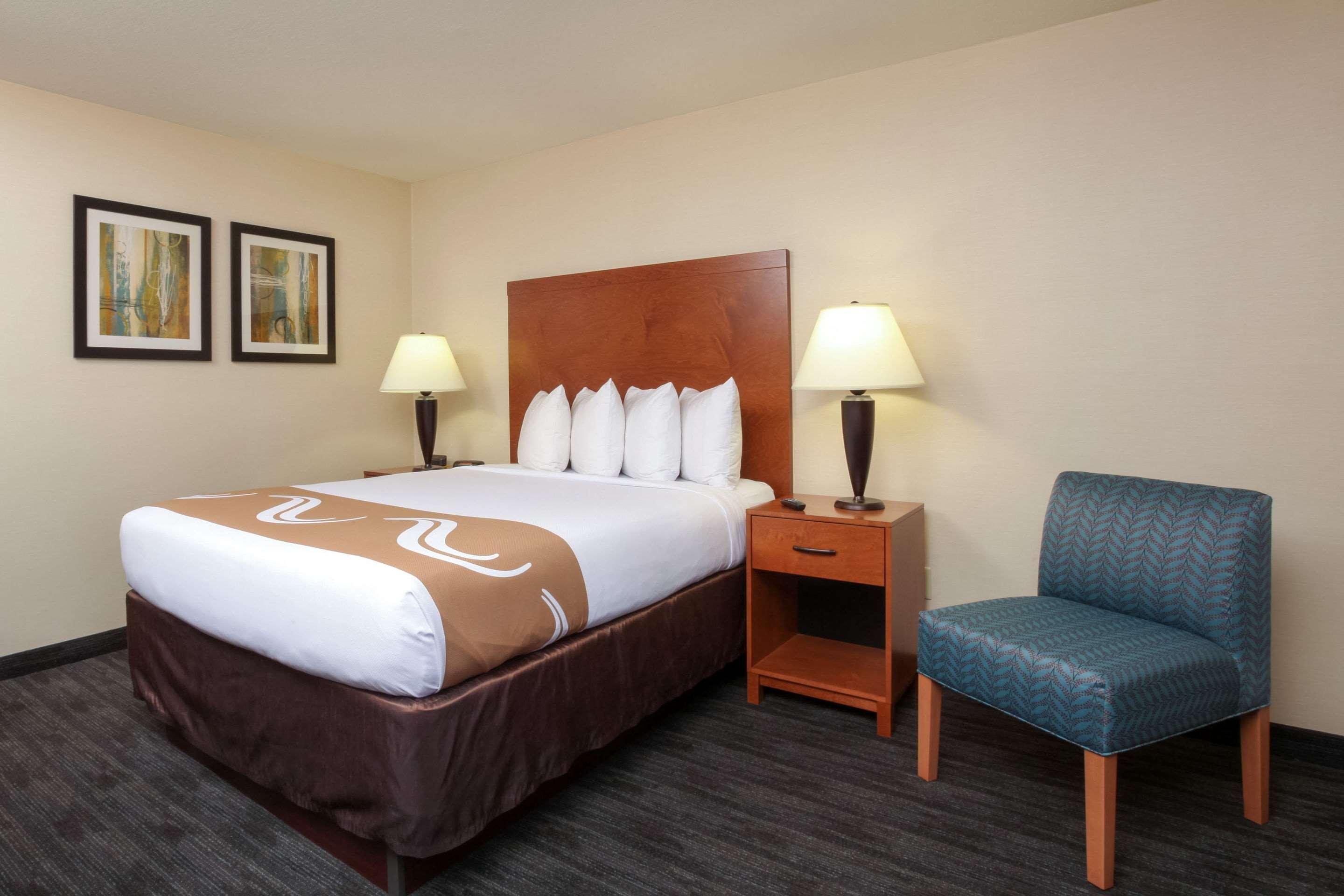 Quality Inn Oakwood Fairwood Екстериор снимка
