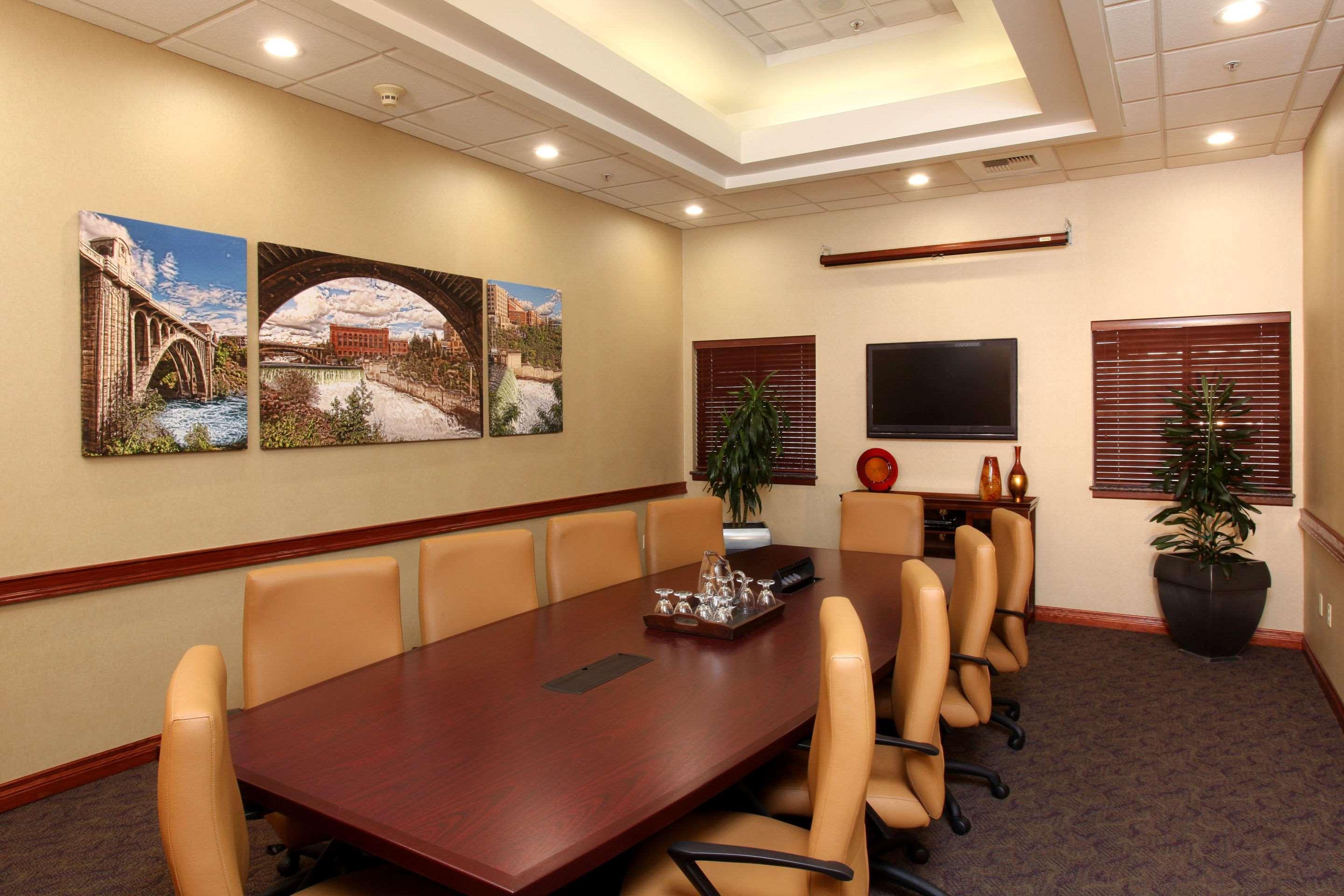 Quality Inn Oakwood Fairwood Екстериор снимка