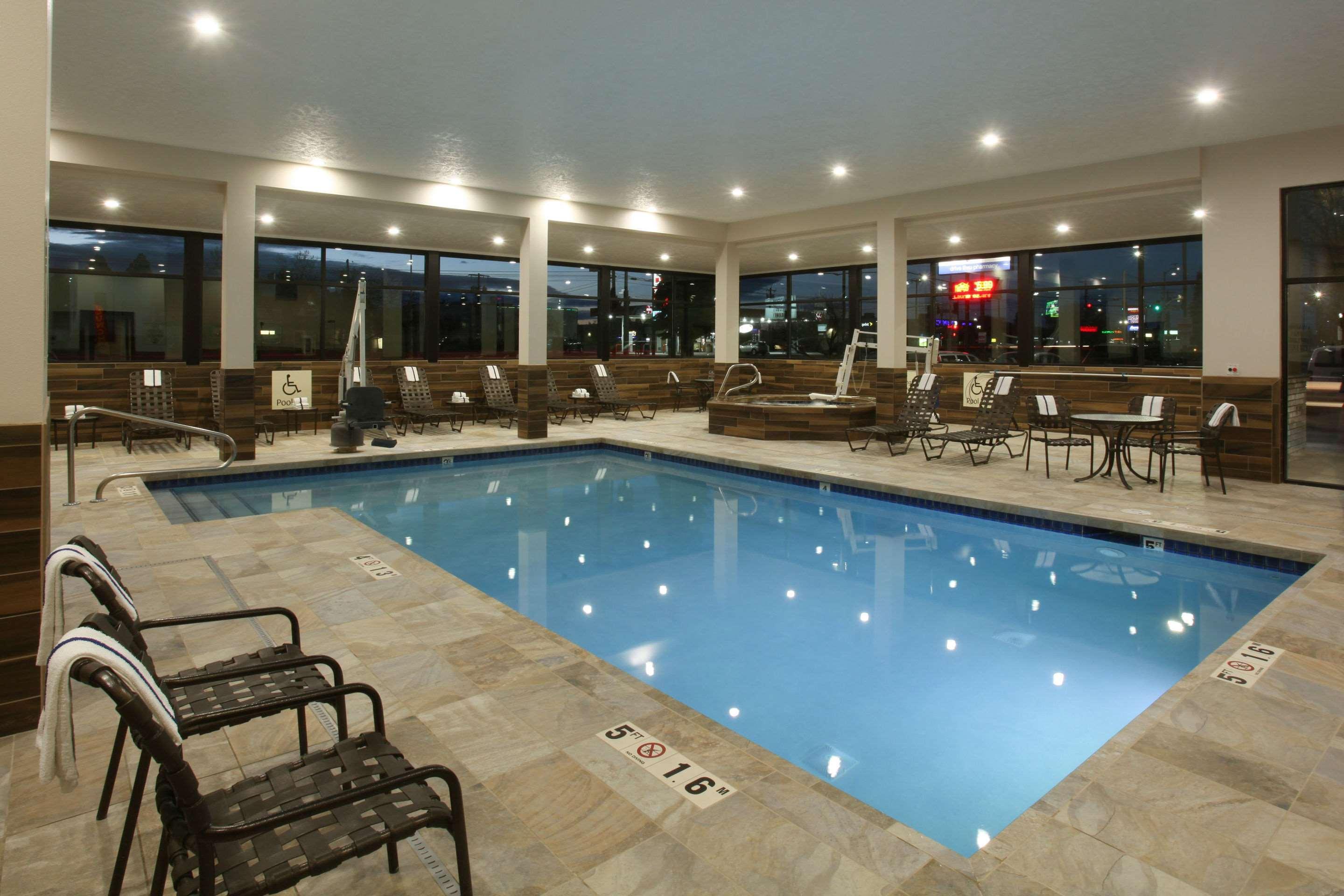 Quality Inn Oakwood Fairwood Екстериор снимка