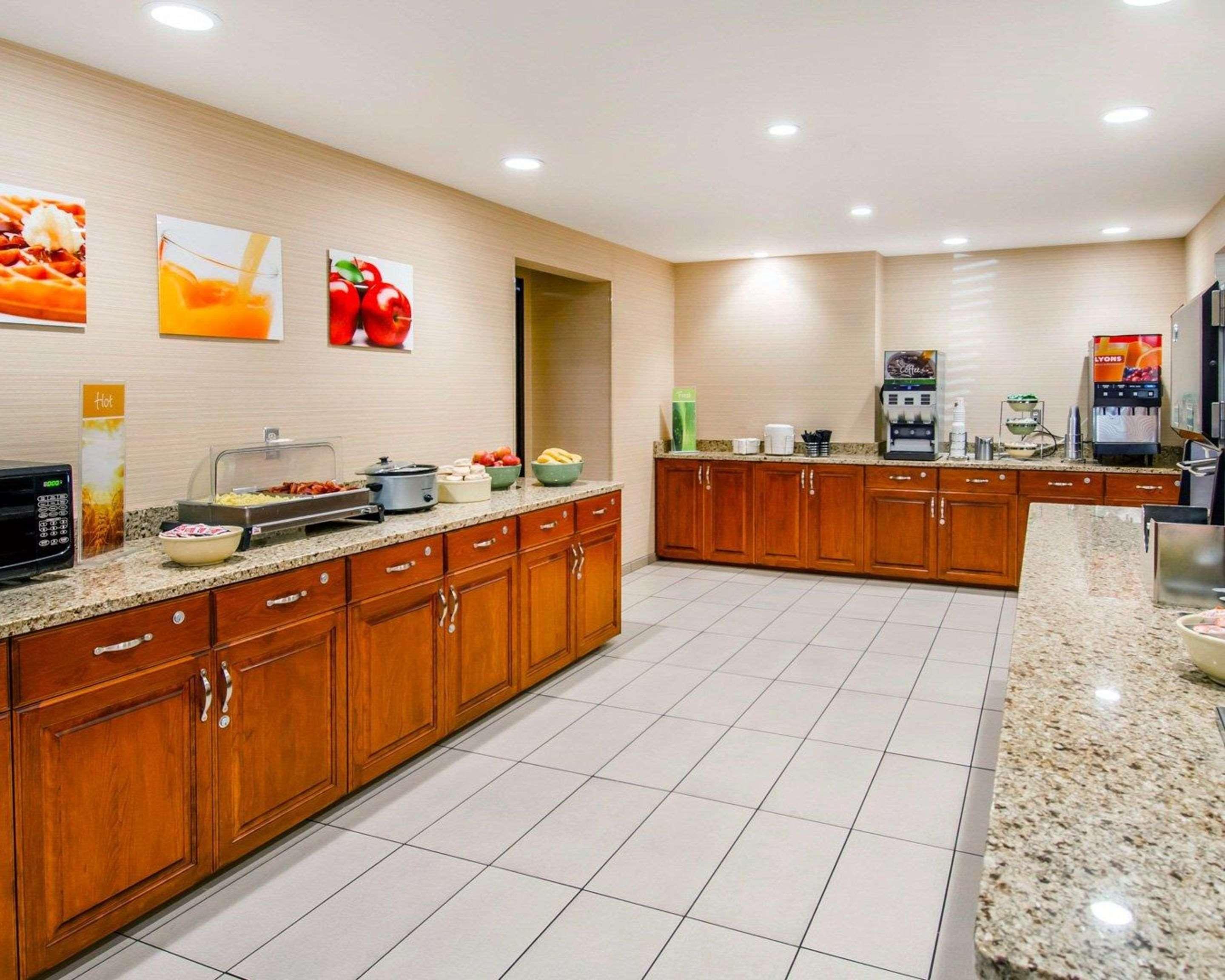 Quality Inn Oakwood Fairwood Екстериор снимка
