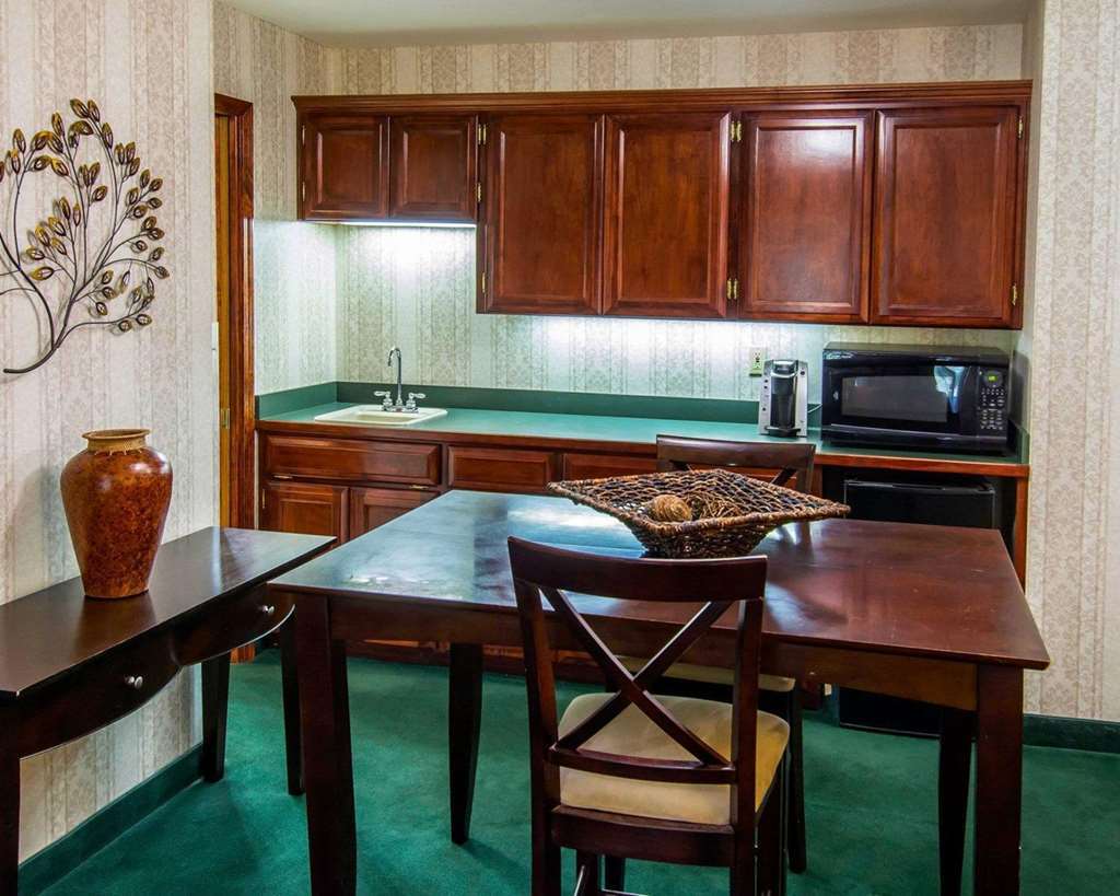 Quality Inn Oakwood Fairwood Стая снимка