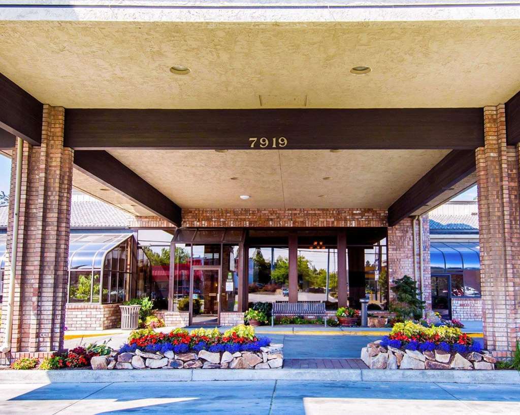 Quality Inn Oakwood Fairwood Екстериор снимка